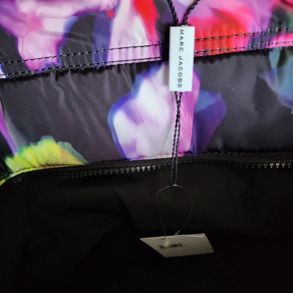 Marc Jacobs Medium Floral NWT Women's Black & Multicolor Quilted Nylon Tote. - Picture 7 of 12